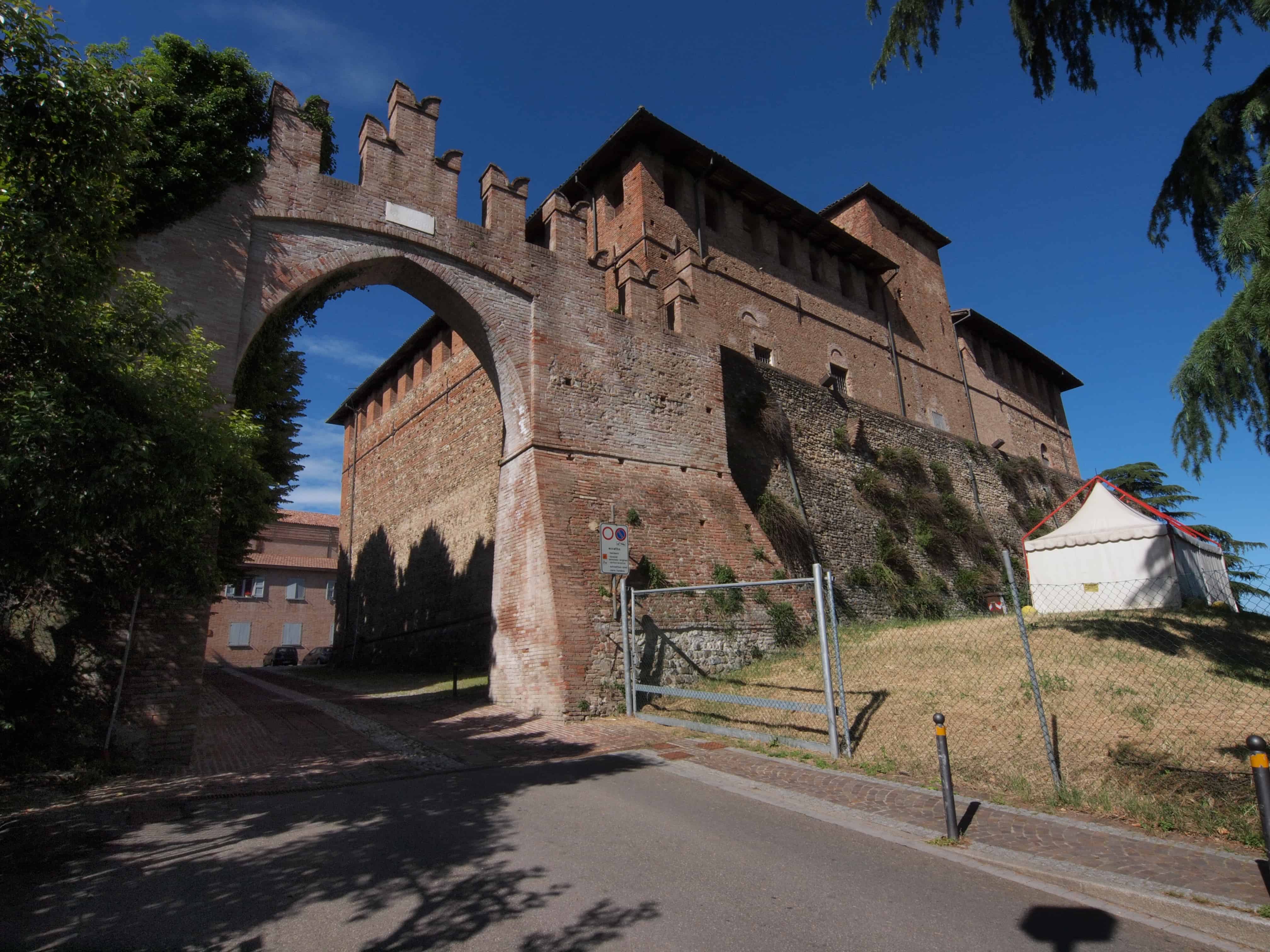 Campanile della Rocca dei Bentivoglio a Bazzano - wePHOTO - Il corso di ...